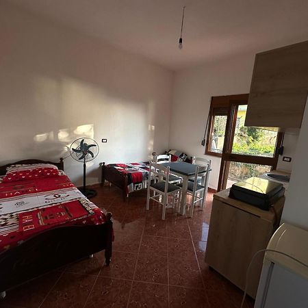 Apartment For Rent Vacation Krasniqi Karpen Buitenkant foto